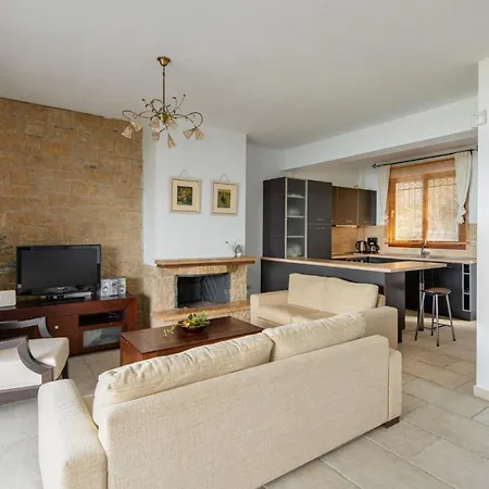 Case de vacanță Seagrove, Beachfront In Possidi #feelslikehome *