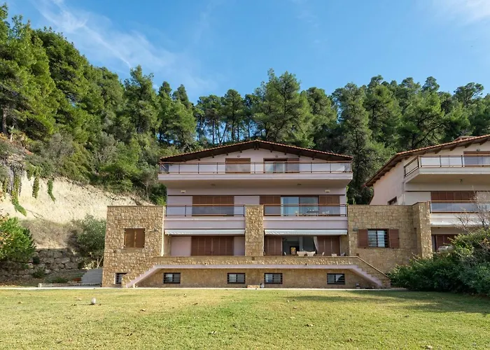 Case de vacanță Seagrove, Beachfront In Possidi #feelslikehome