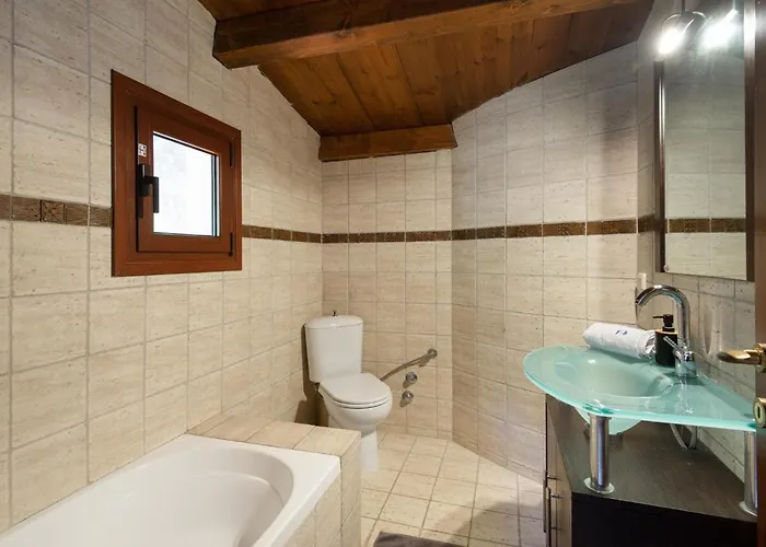 Case de vacanță Seagrove, Beachfront In Possidi #feelslikehome *