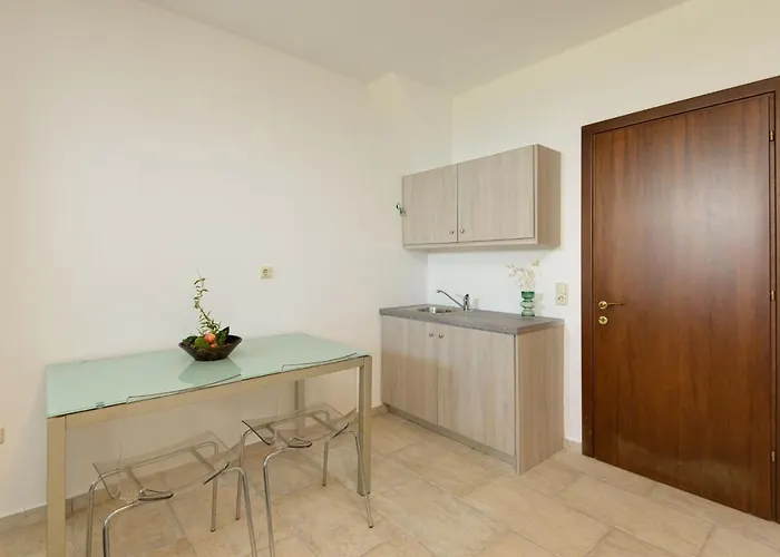 Case de vacanță Seagrove, Beachfront In Possidi #feelslikehome *